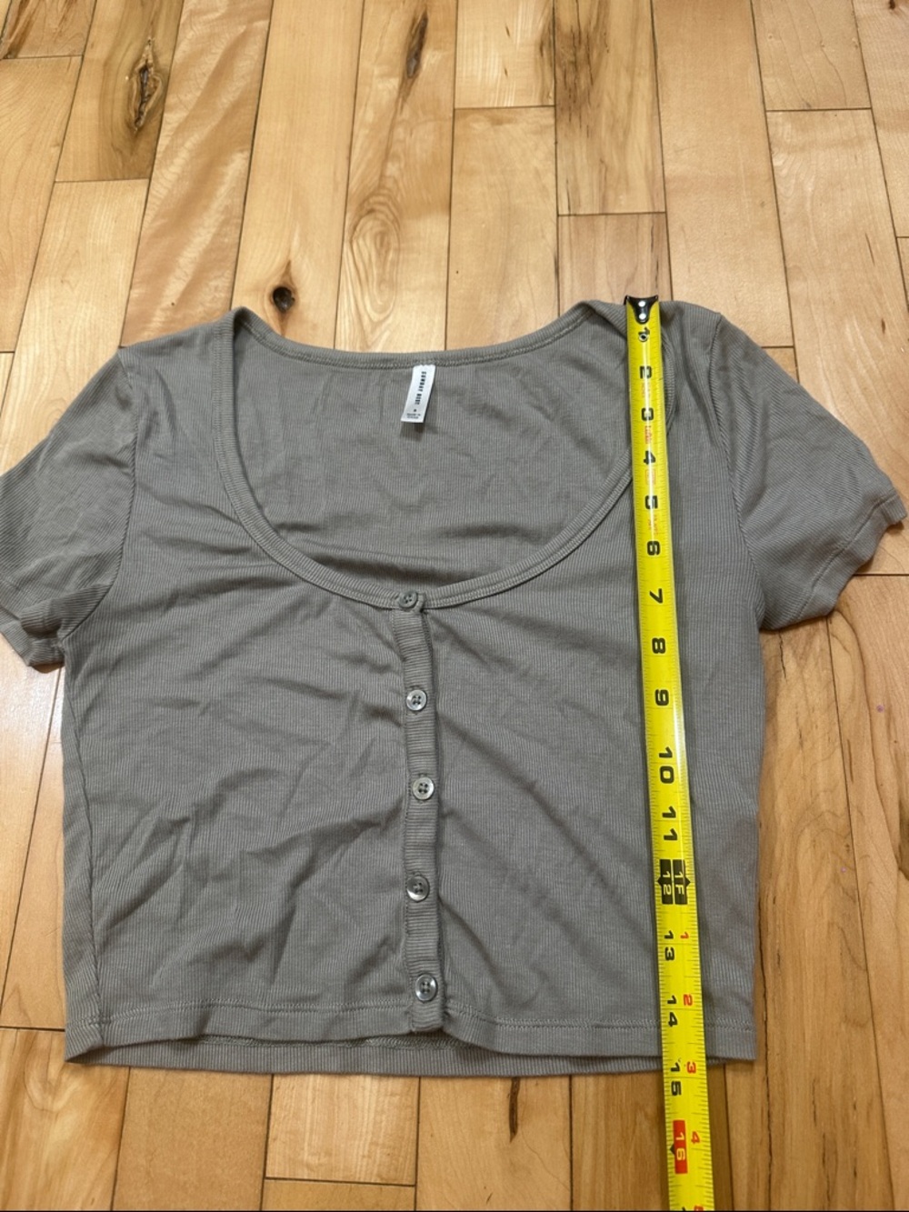 Sunday Best Grey Button-Front Ribbed Crop Top - Picture 4 of 7